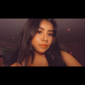 Meet your Posher, Alejandra